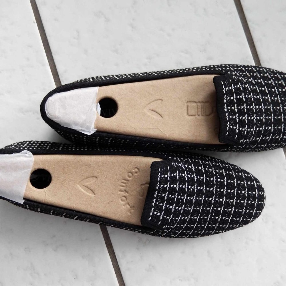 Vionic Black and White Women's Loafers